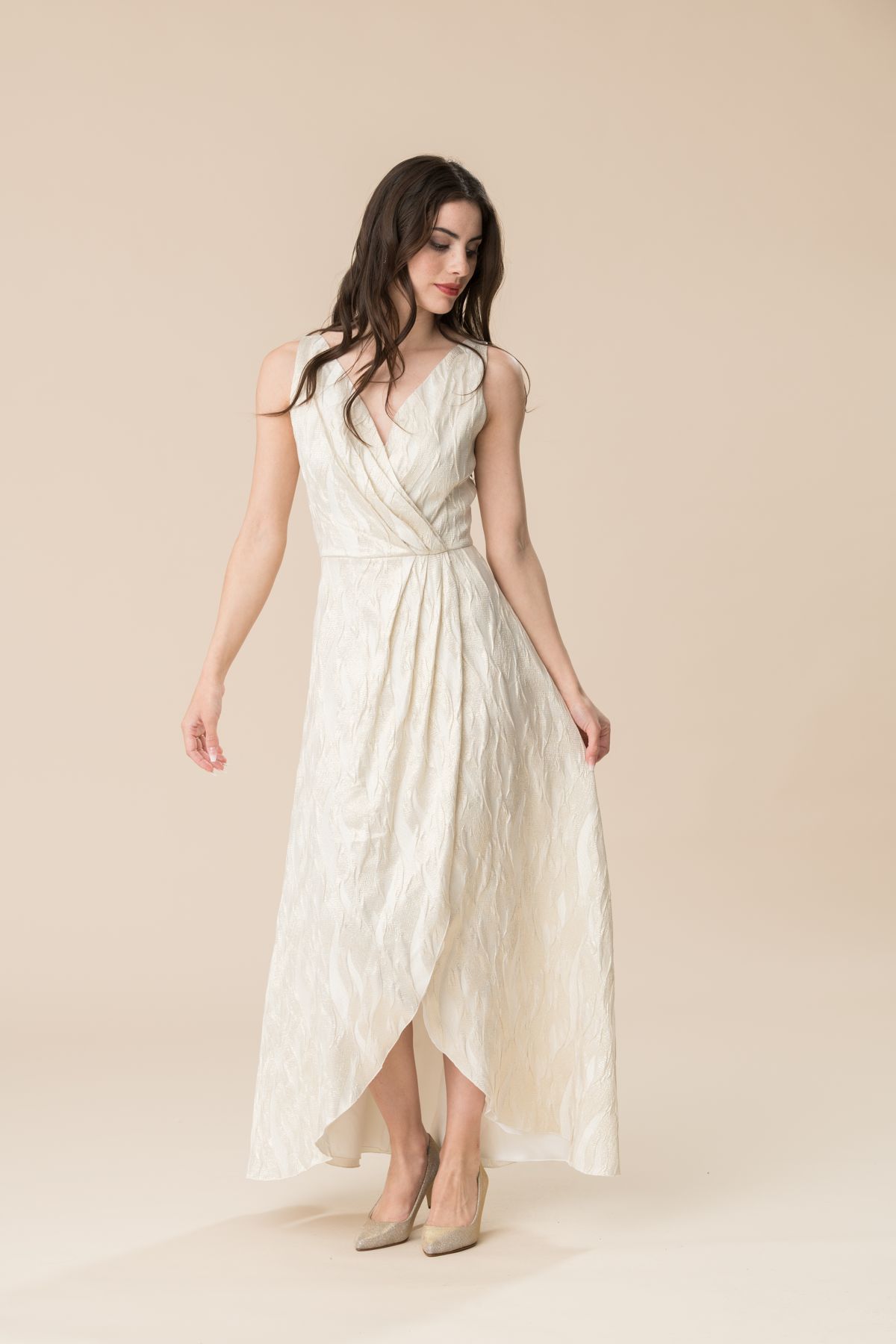 Massgefertigtes Kleid in Wickeloptik im Atelier Zürich